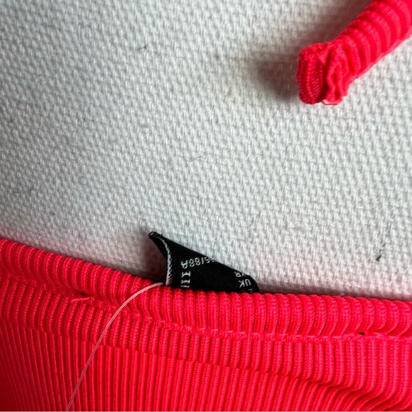 NWT Forever 21 Ribbed Coral Knit Tie Halter Crop Top Tank Top - Picture 4 of 8